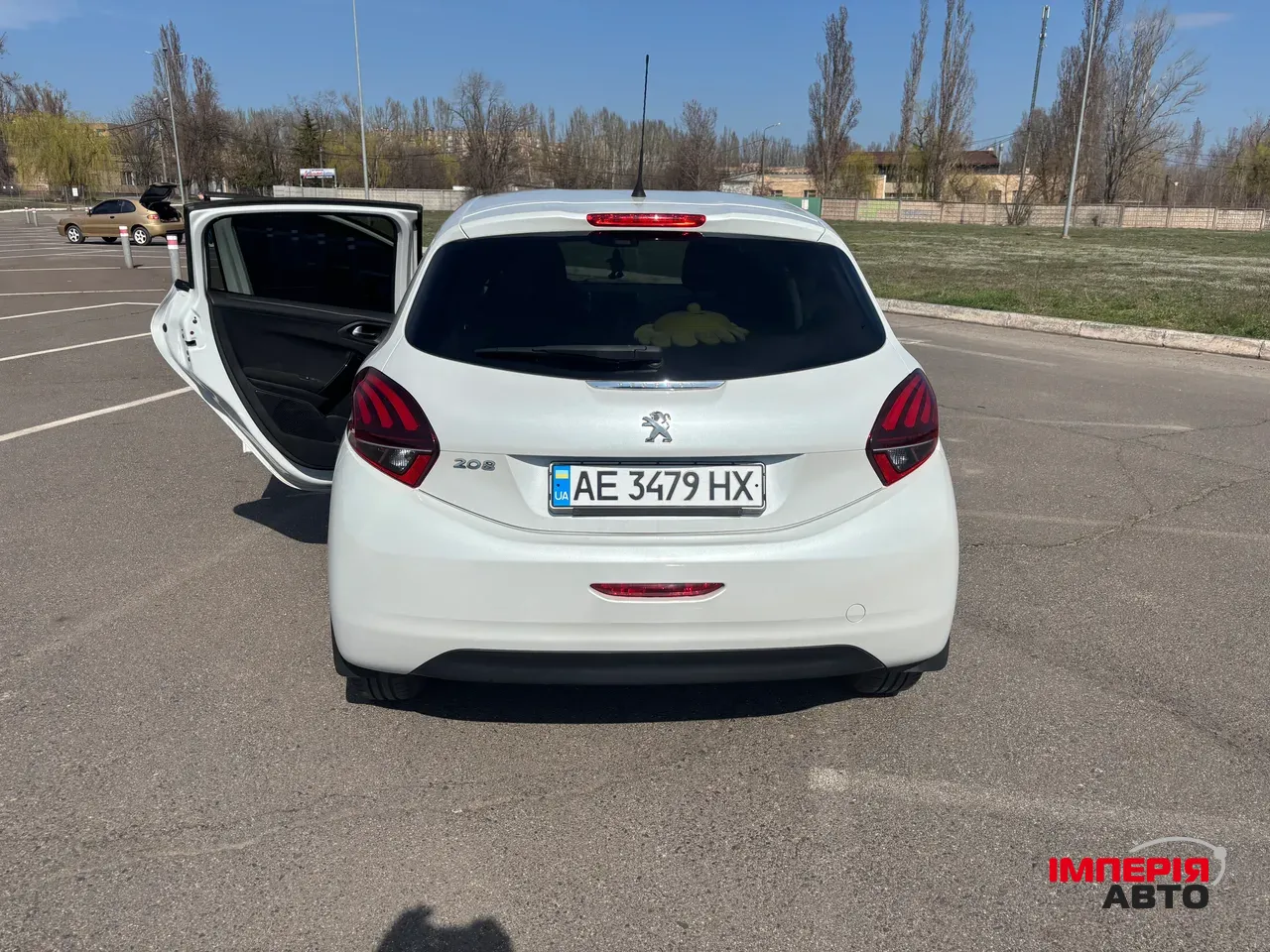 Peugeot 208 - фото 9