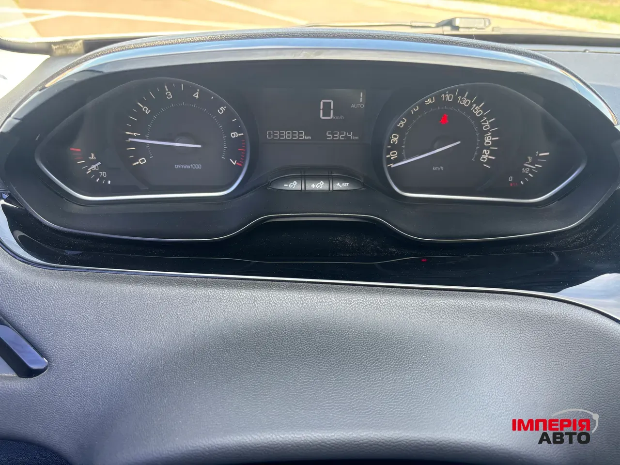 Peugeot 208 - фото 5