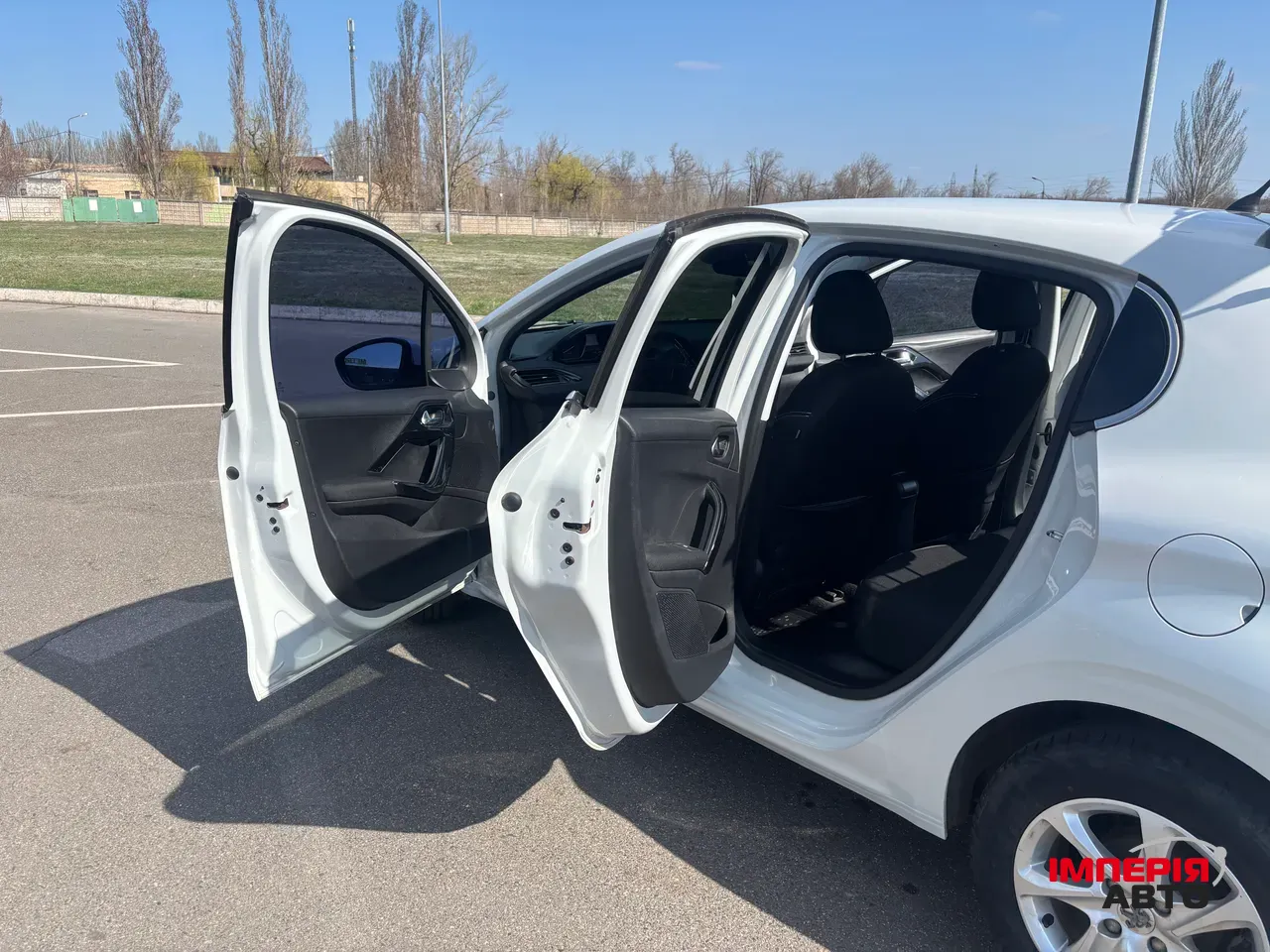Peugeot 208 - фото 3