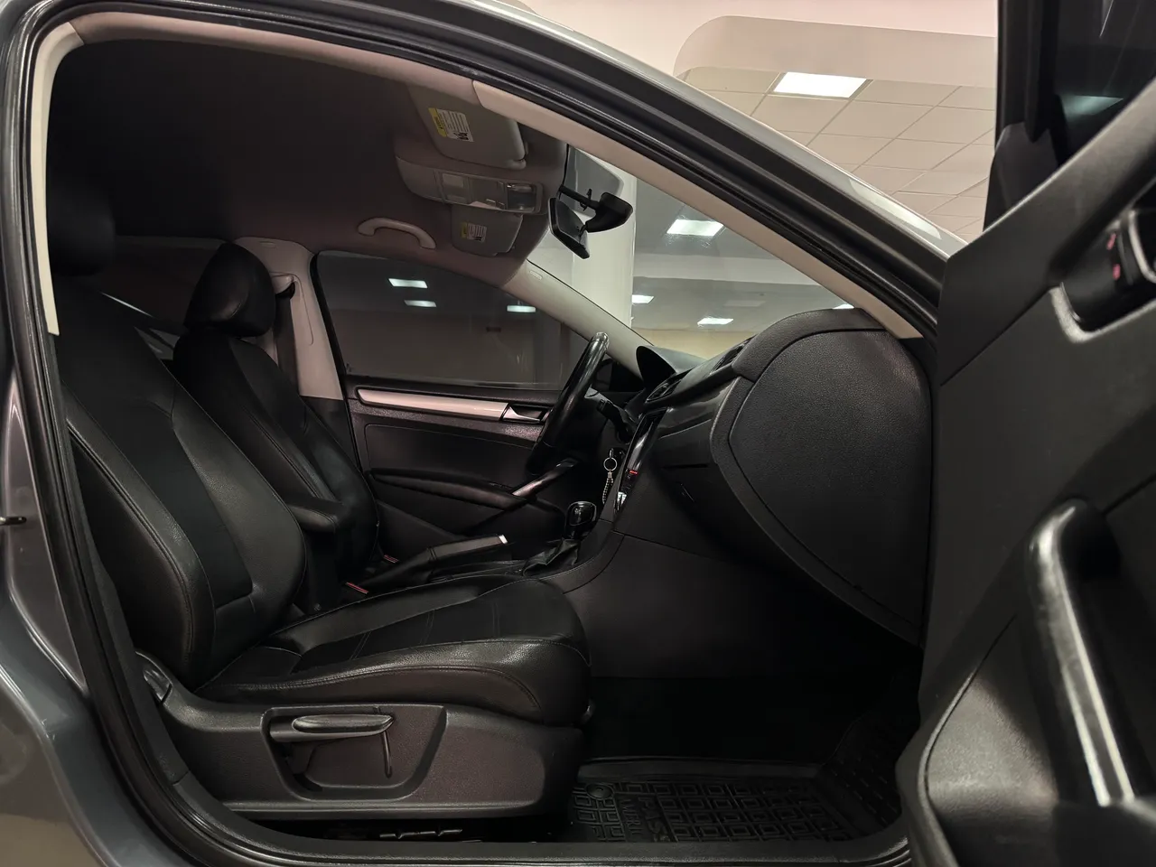 Volkswagen Passat - фото 6