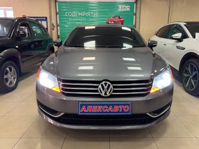 Volkswagen Passat - фото 2