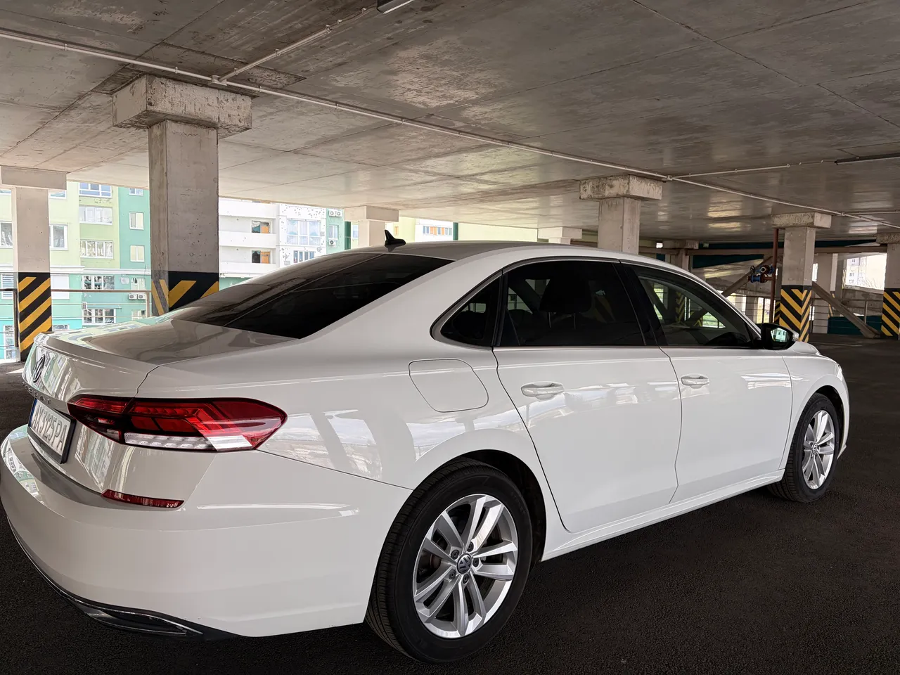 Volkswagen Passat - фото 8