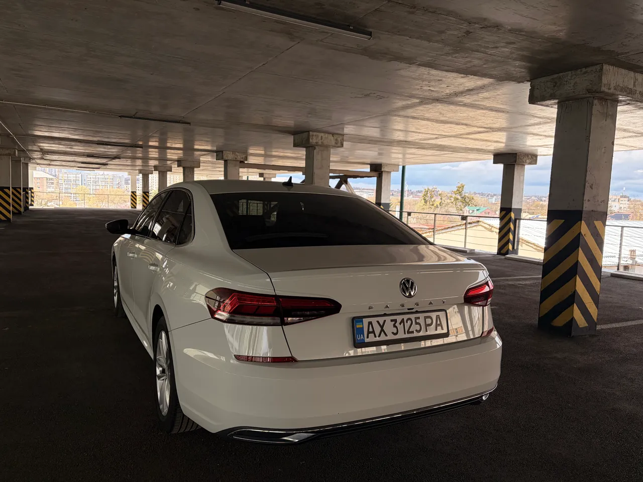 Volkswagen Passat - фото 6