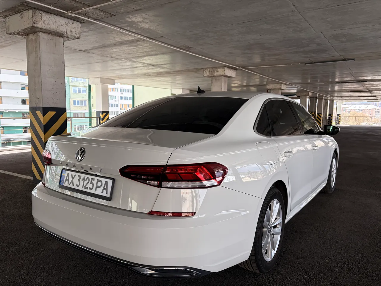 Volkswagen Passat - фото 7