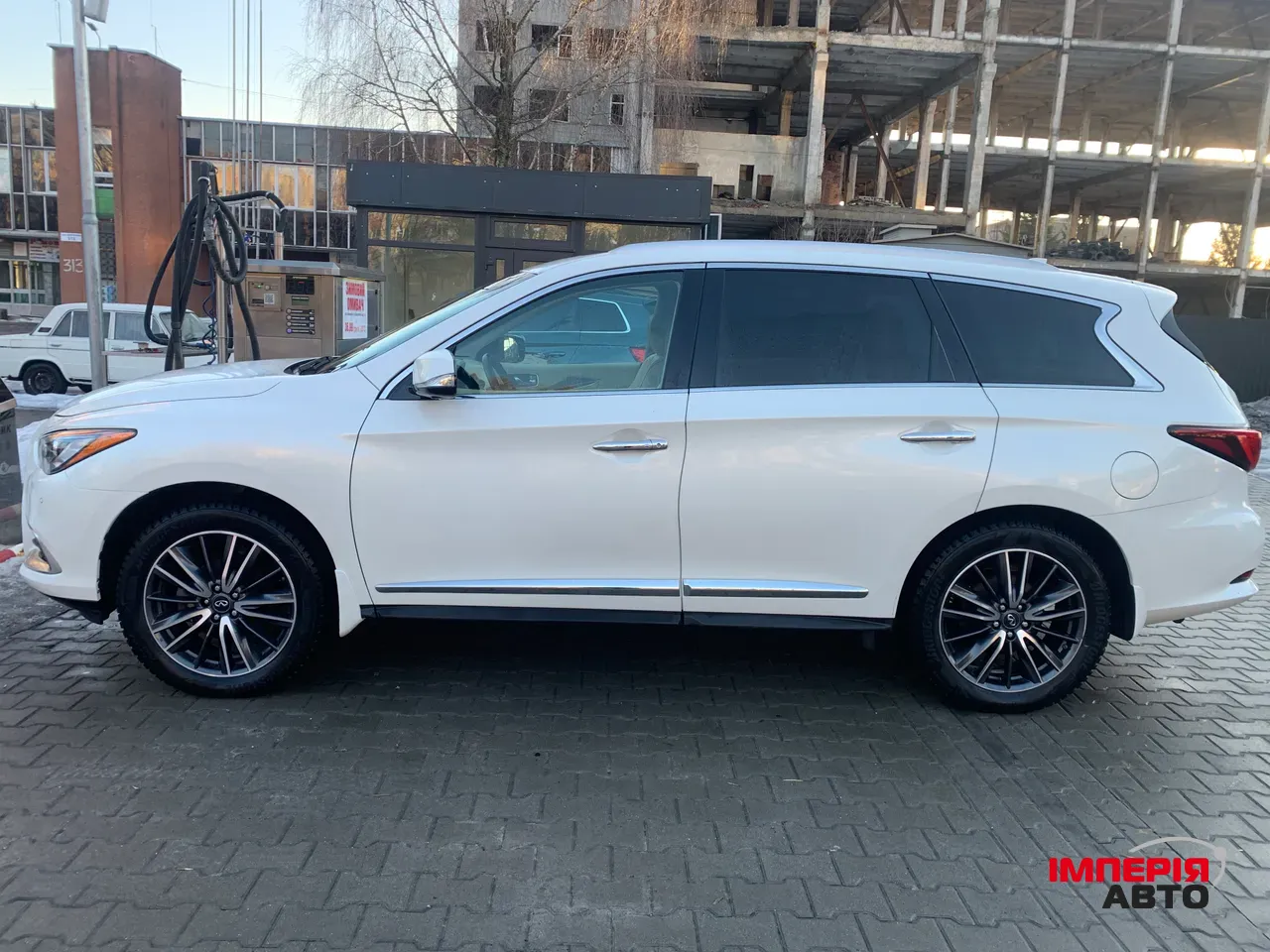 Infiniti QX60 - фото 2