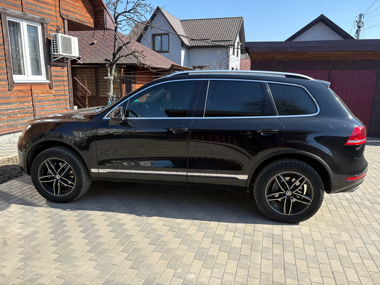 Volkswagen Touareg - фото 4