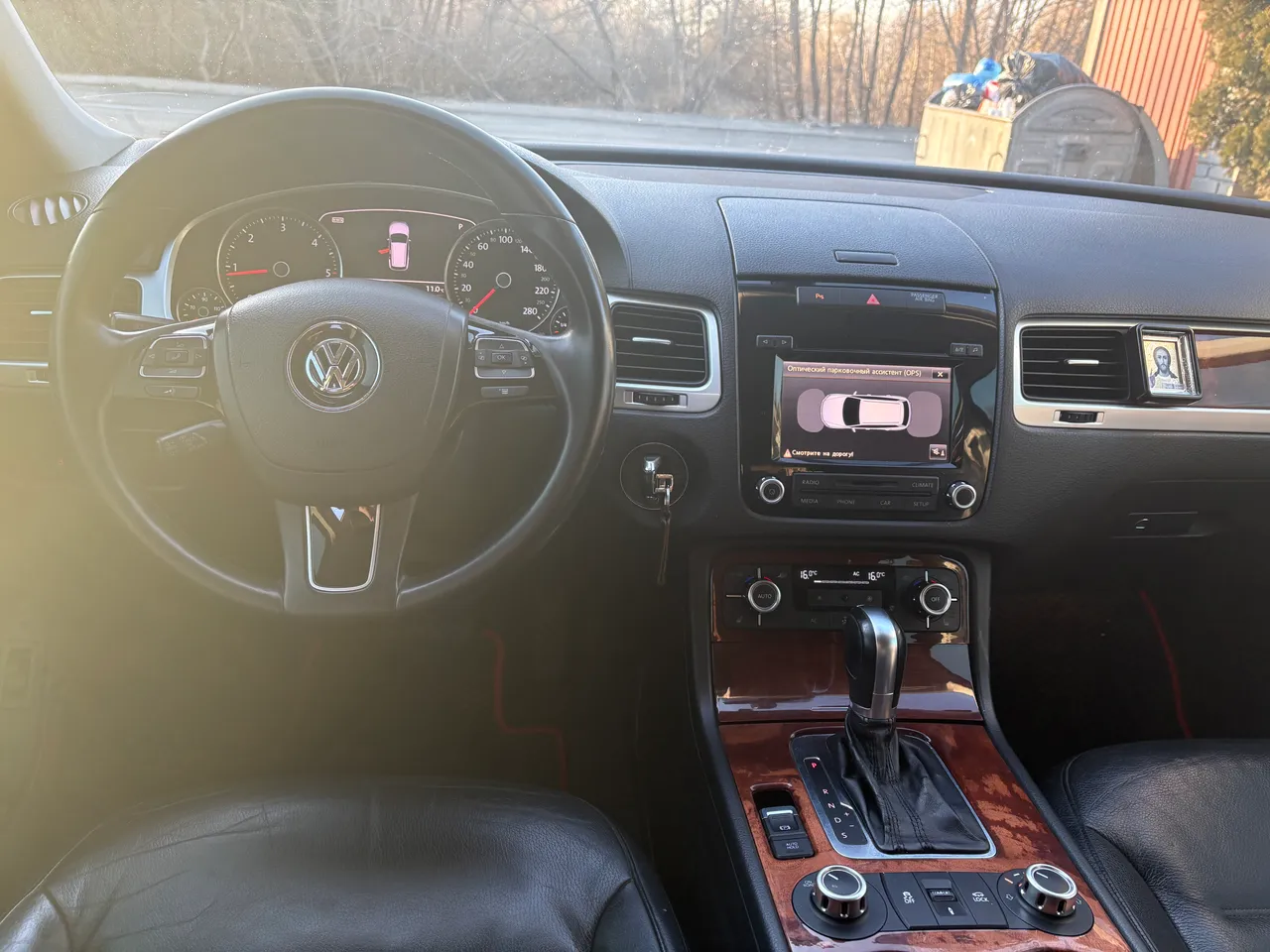 Volkswagen Touareg - фото 7