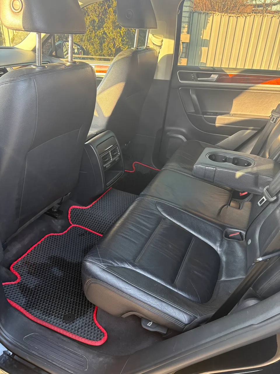 Volkswagen Touareg - фото 10