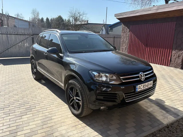 Volkswagen Touareg - фото 1