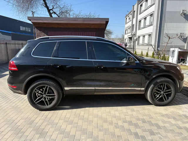 Volkswagen Touareg - фото 3