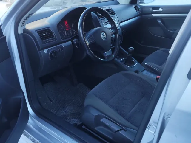 Volkswagen Golf - фото 4