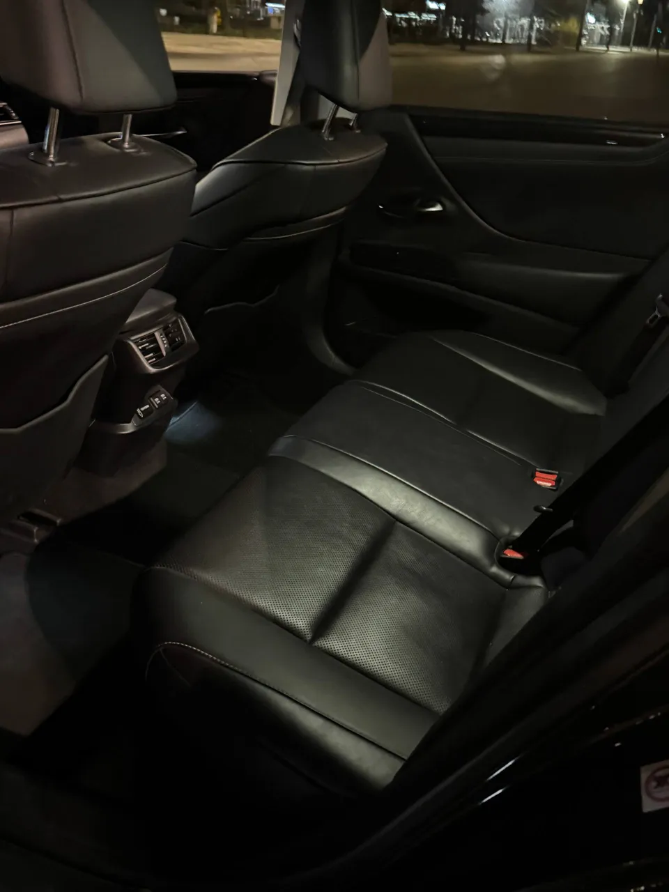 Lexus ES - фото 13