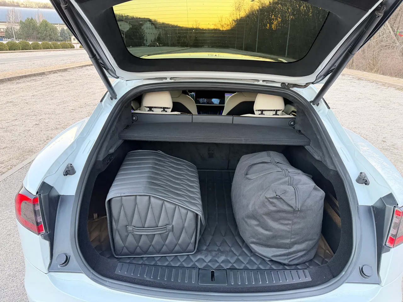 Tesla Model S - фото 14