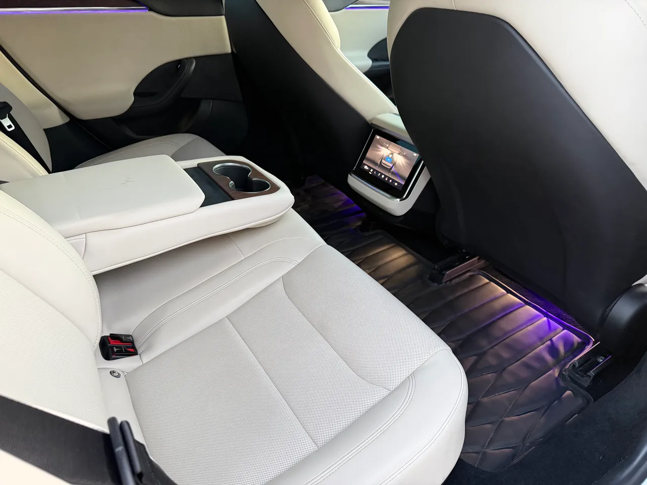 Tesla Model S - фото 11