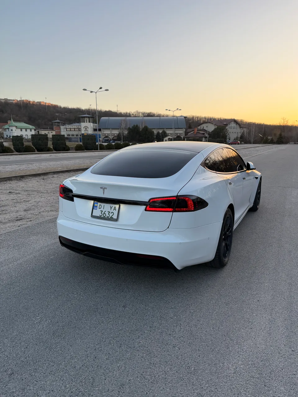Tesla Model S - фото 7