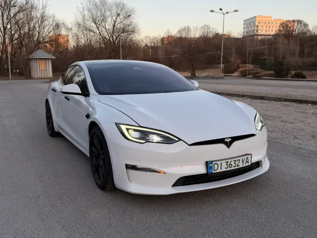 Tesla Model S - фото 2