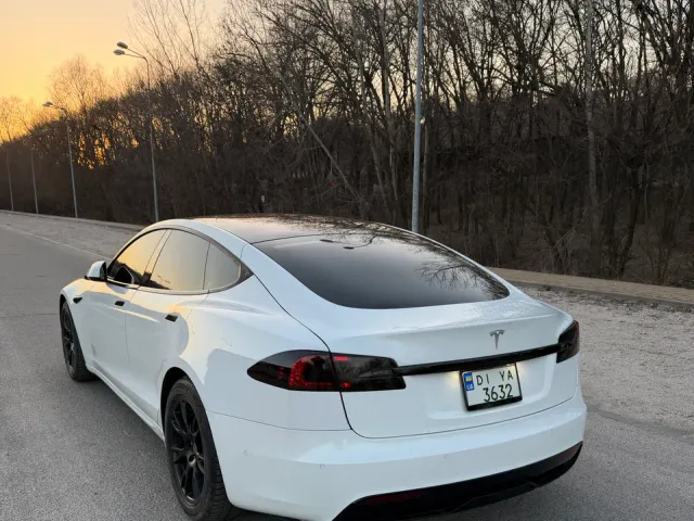 Tesla Model S - фото 5