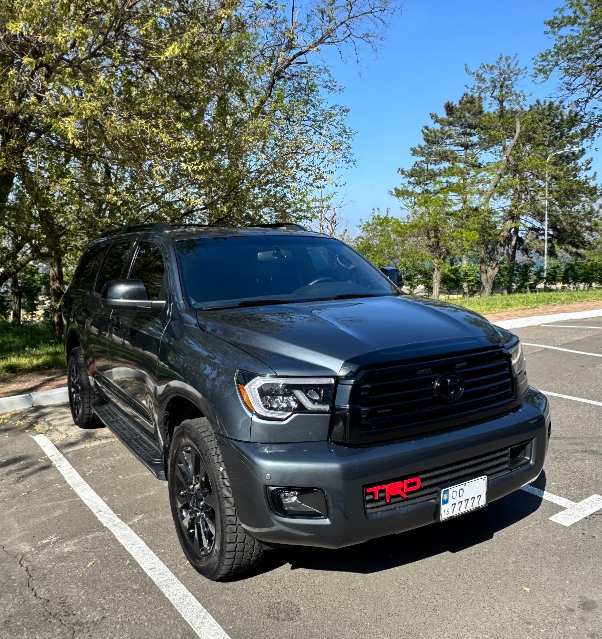 Toyota Sequoia - фото 8