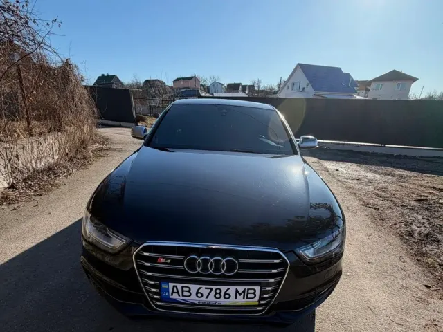 Audi S4 - фото 3