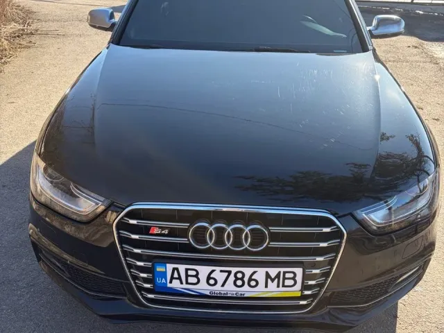 Audi S4 - фото 2