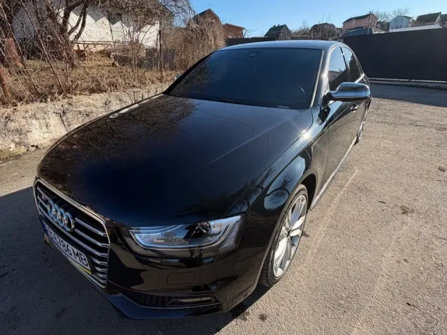 Audi S4 - фото 1