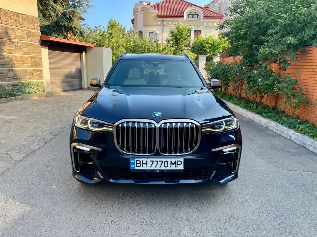 BMW X7 - фото 3