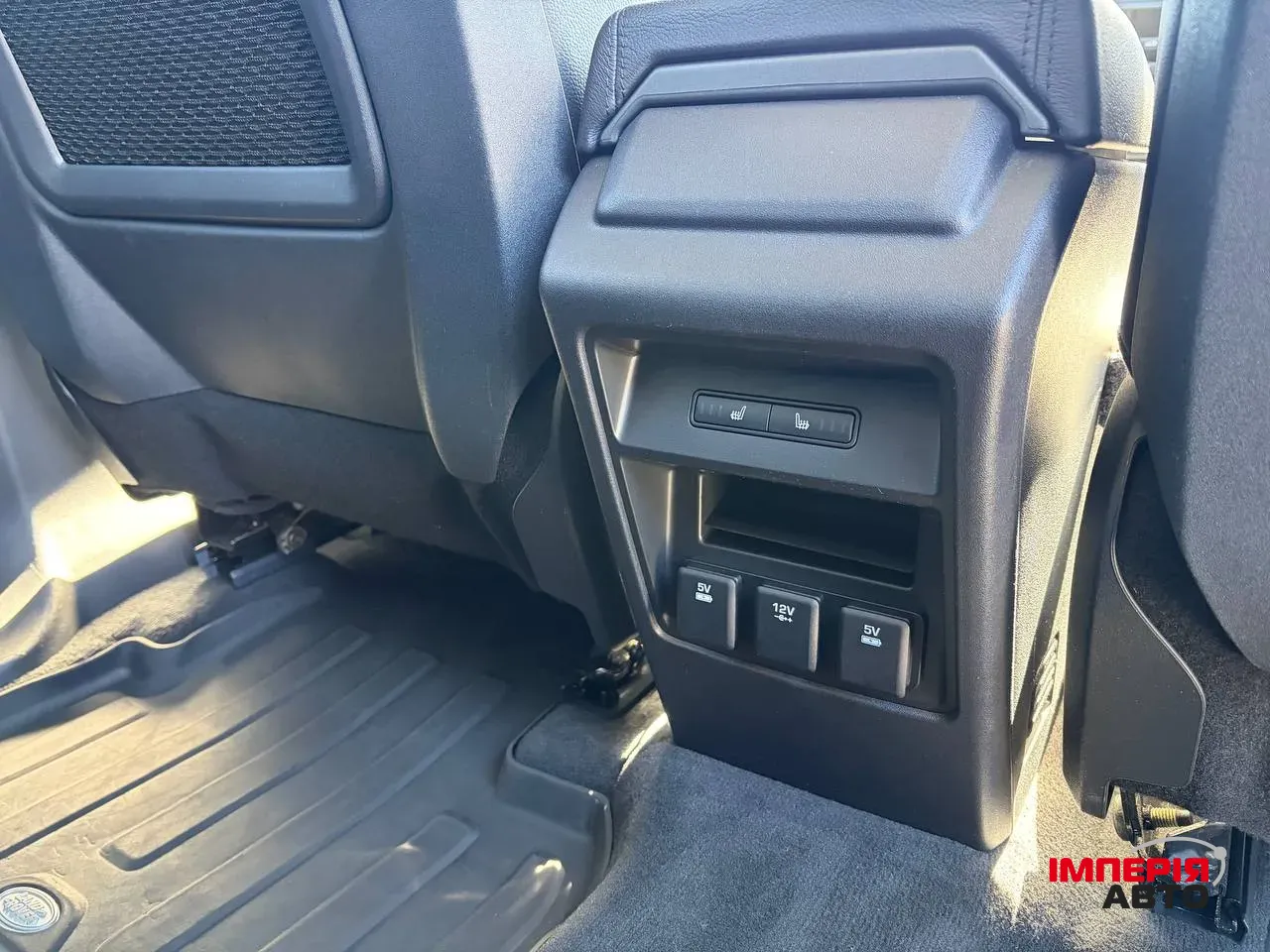 Land Rover Discovery Sport - фото 12
