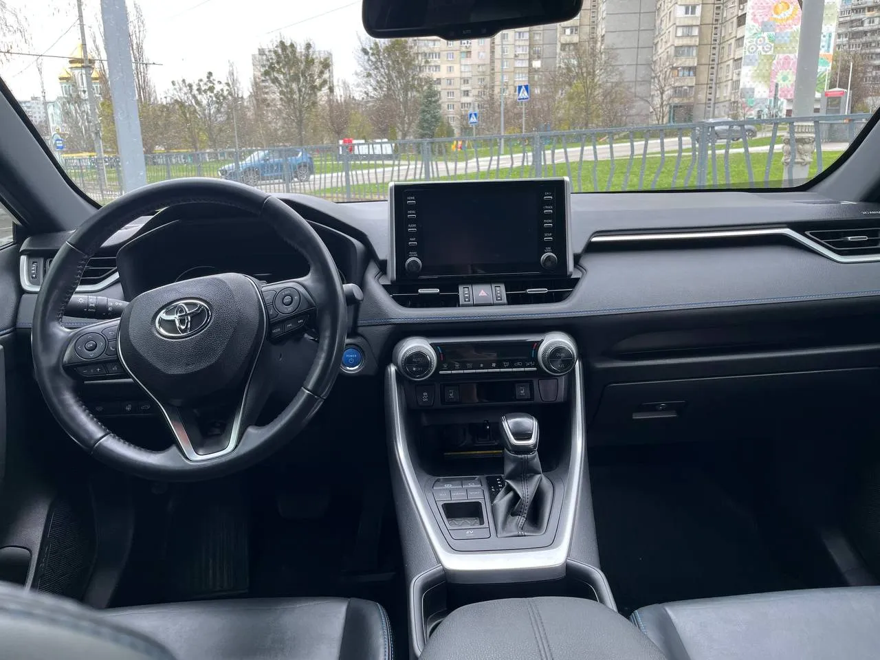 Toyota RAV4 - фото 10