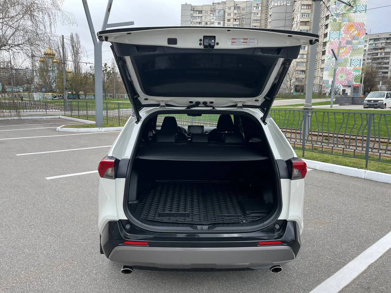 Toyota RAV4 - фото 7