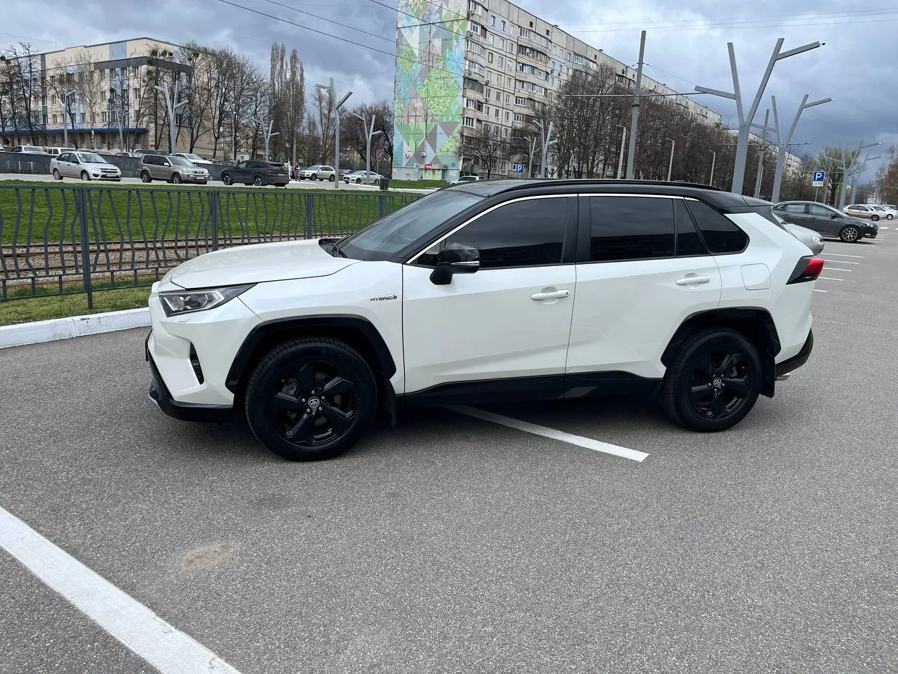 Toyota RAV4 - фото 2