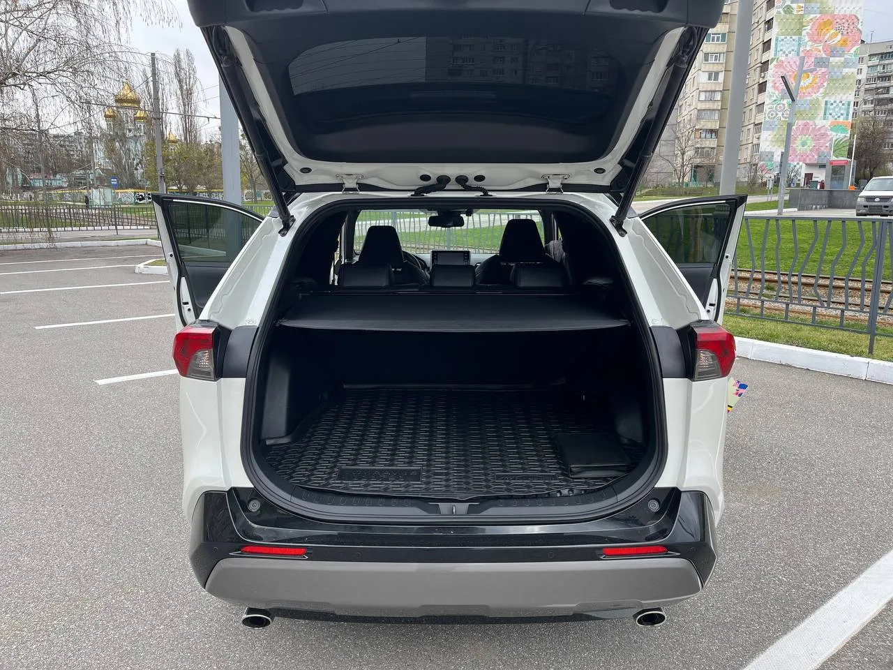 Toyota RAV4 - фото 13