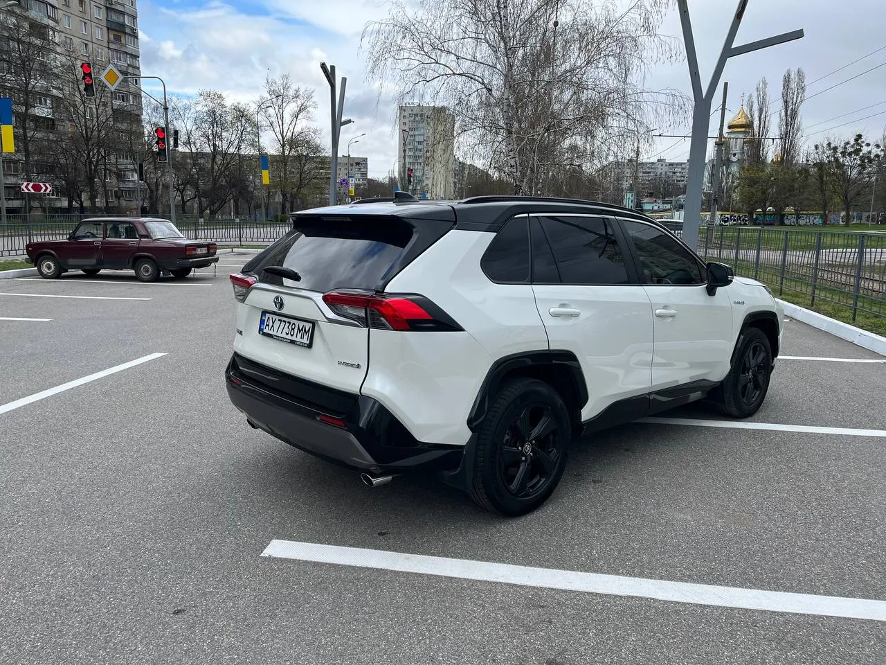 Toyota RAV4 - фото 6