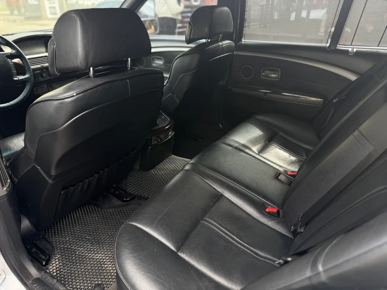 BMW 7 серії - фото 9