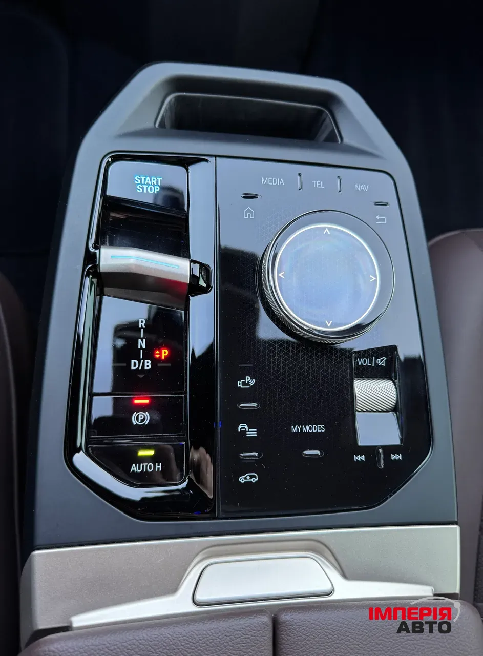 BMW iX - фото 11