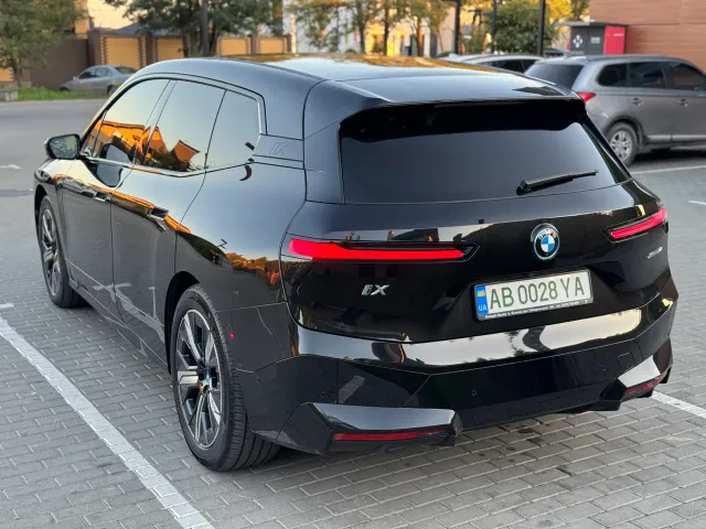 BMW iX - фото 3