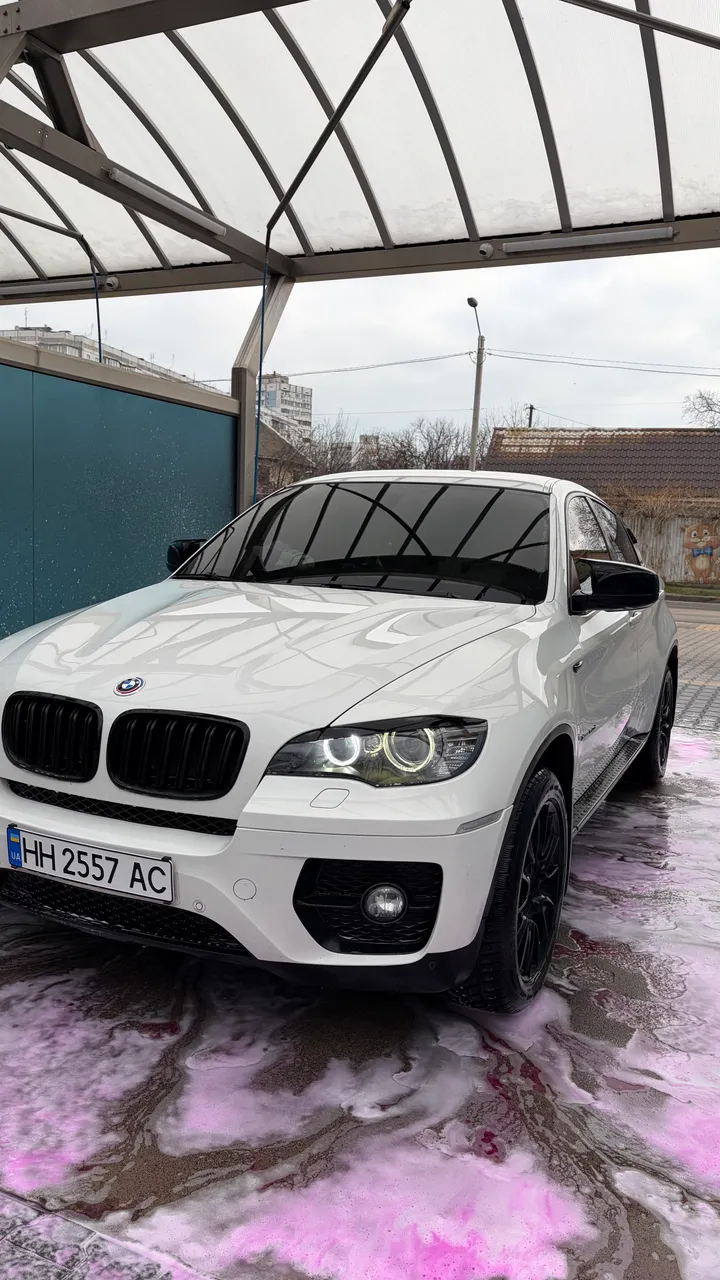 BMW X6 - фото 1