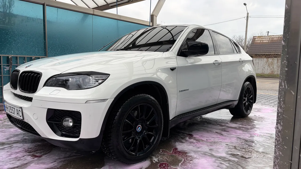BMW X6 - фото 2