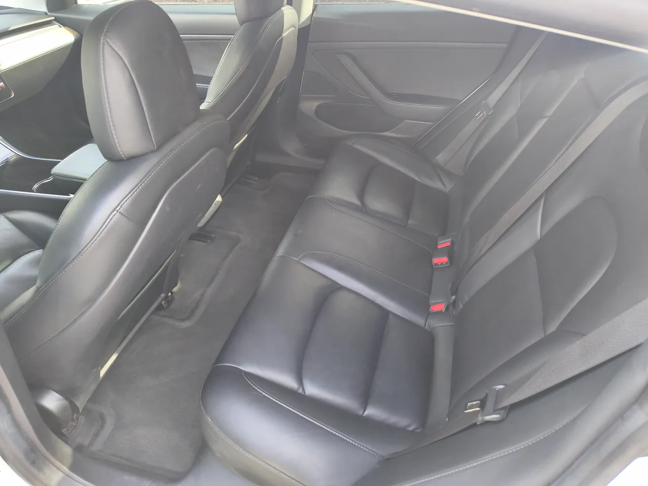 Tesla Model 3 - фото 14