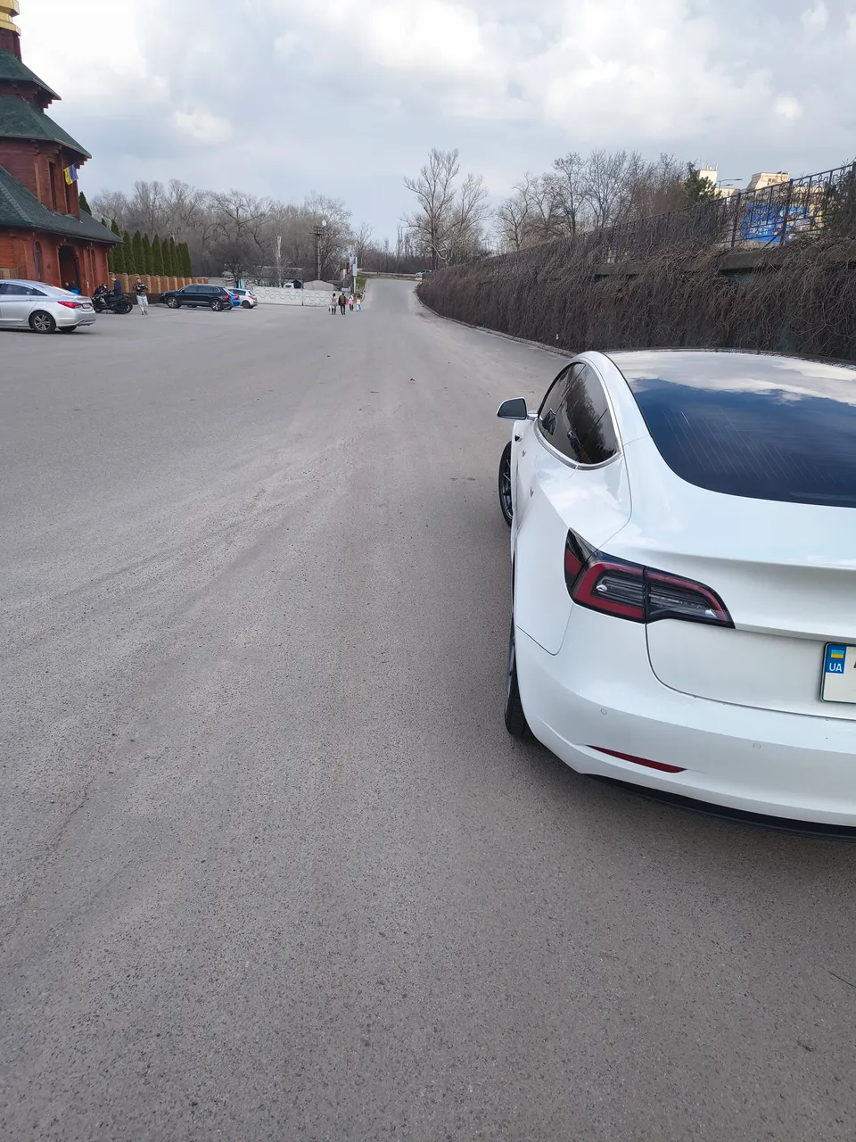 Tesla Model 3 - фото 4