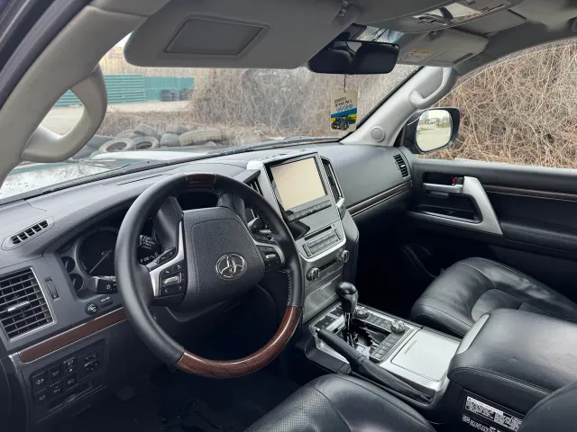 Toyota Land Cruiser - фото 3