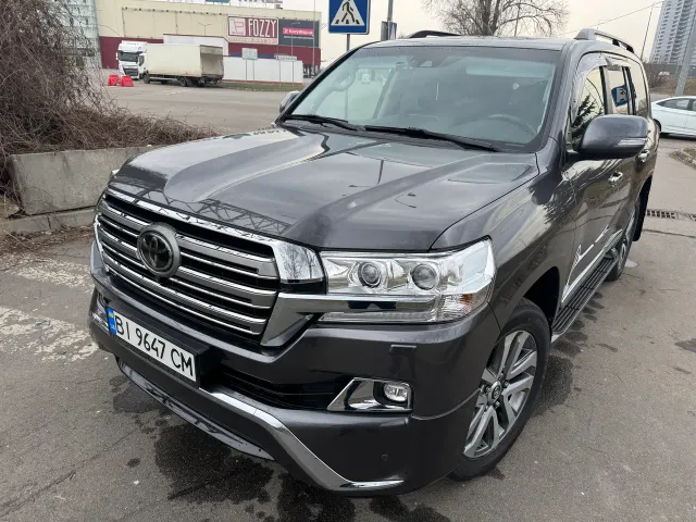 Toyota Land Cruiser - фото 1