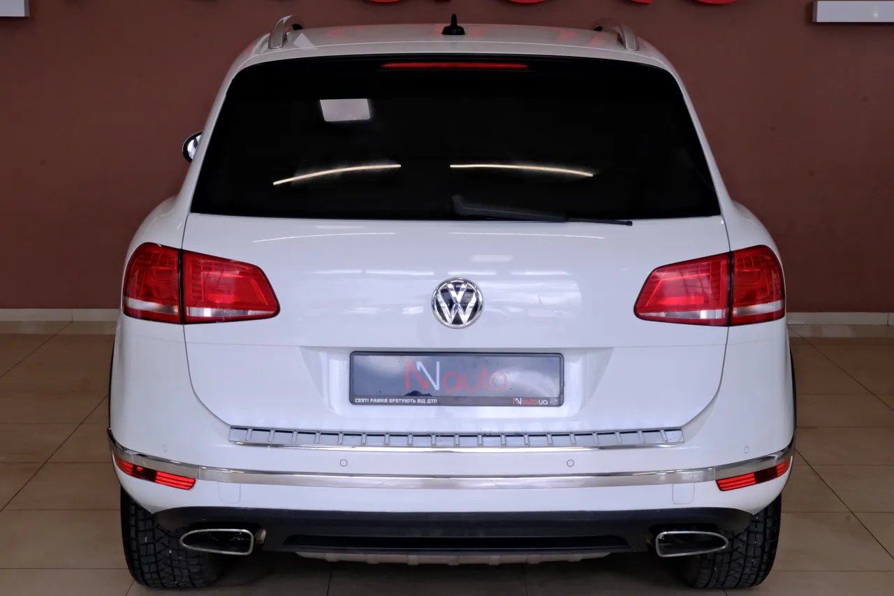 Volkswagen Touareg - фото 6