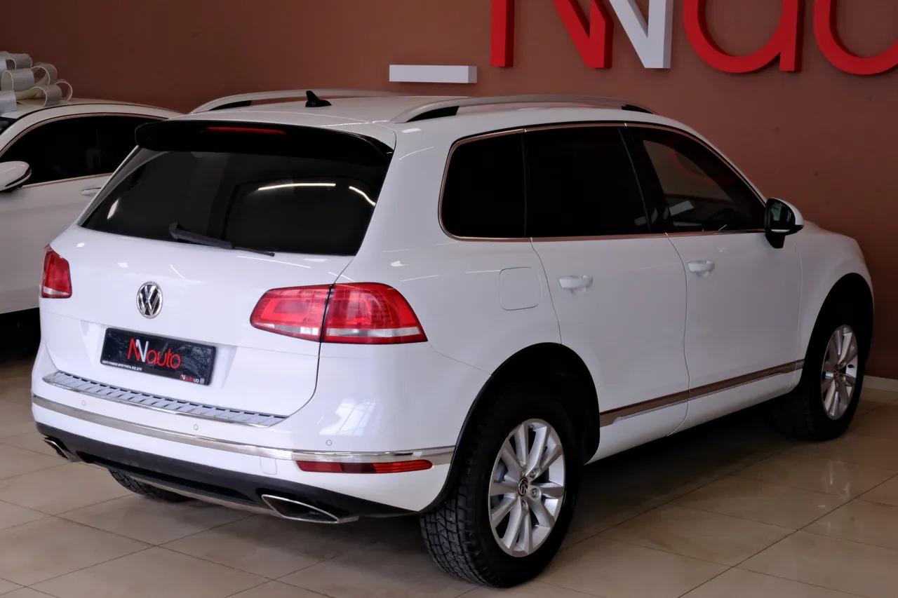 Volkswagen Touareg - фото 5