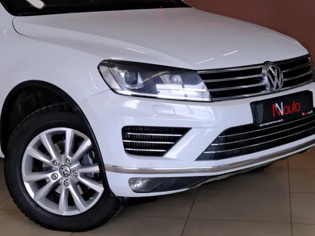 Volkswagen Touareg - фото 3