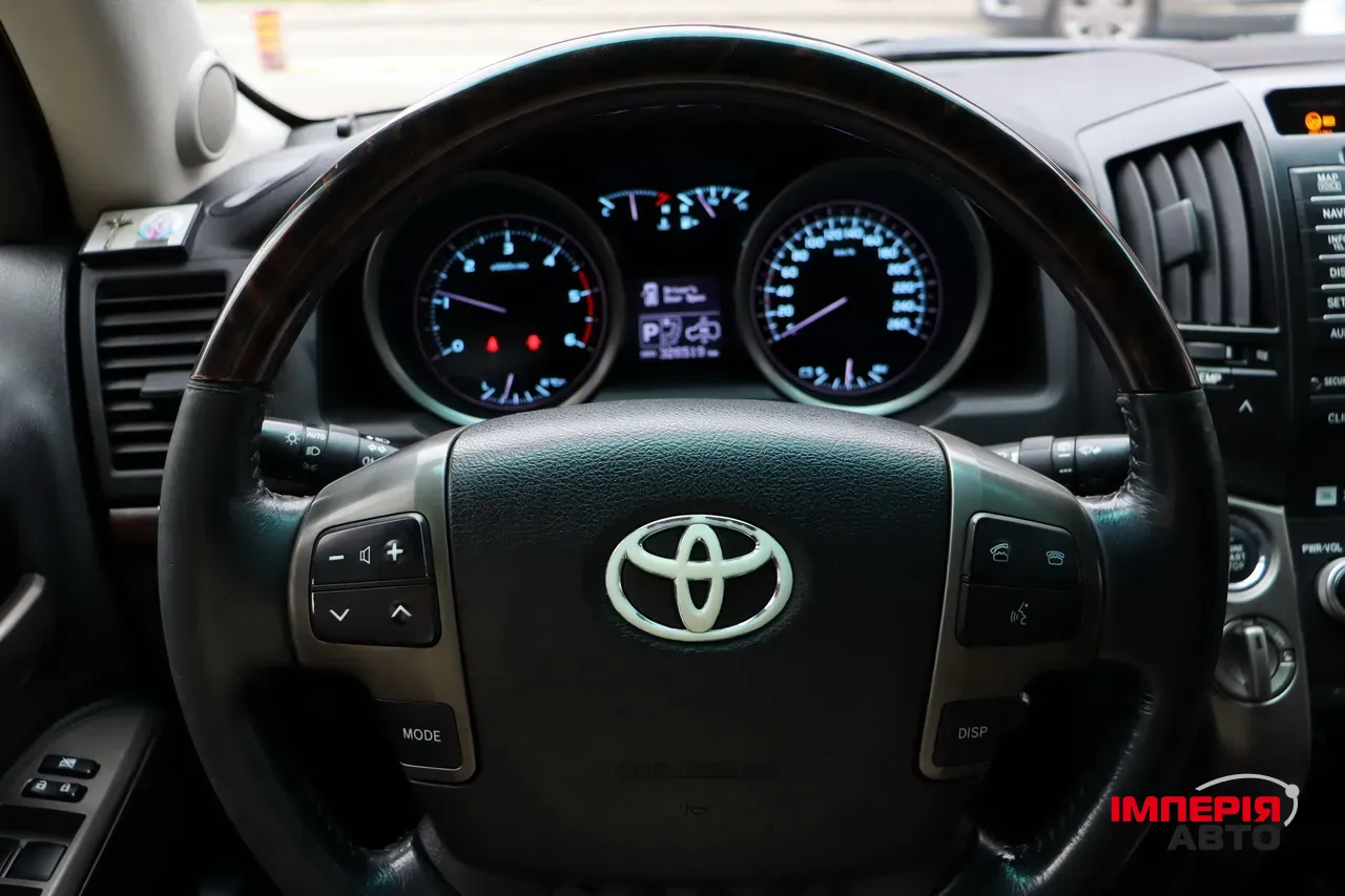 Toyota Land Cruiser - фото 19