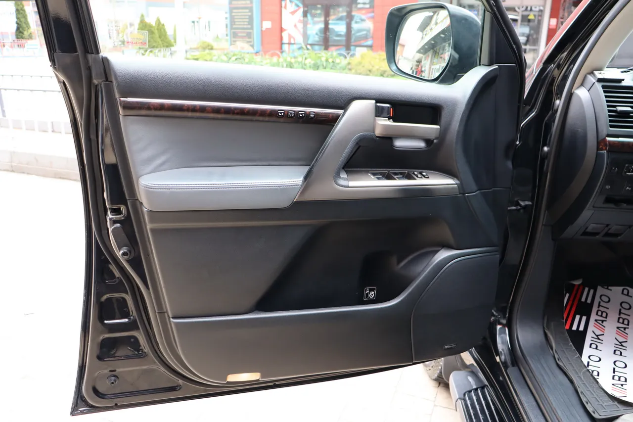 Toyota Land Cruiser - фото 12
