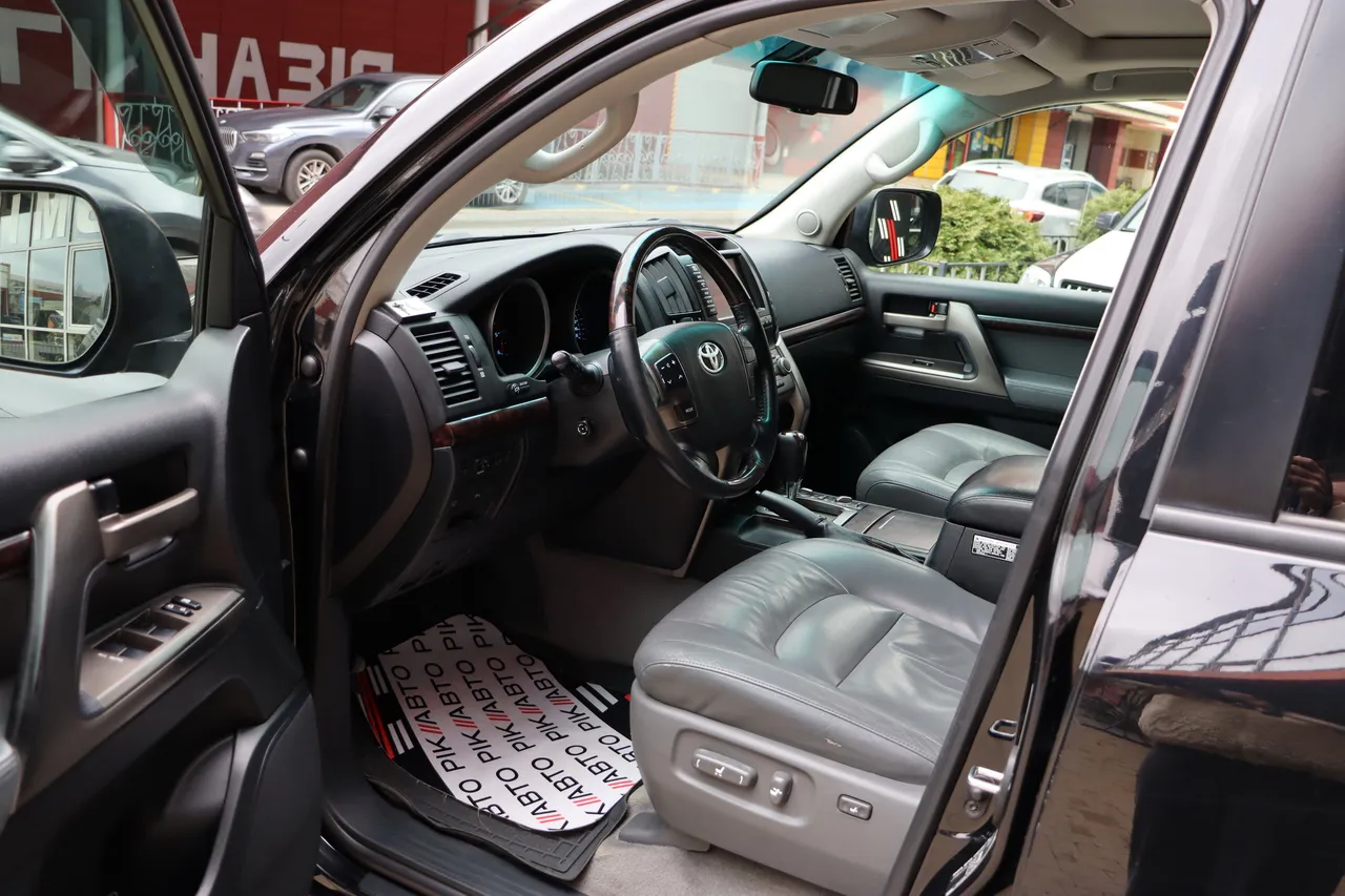 Toyota Land Cruiser - фото 16