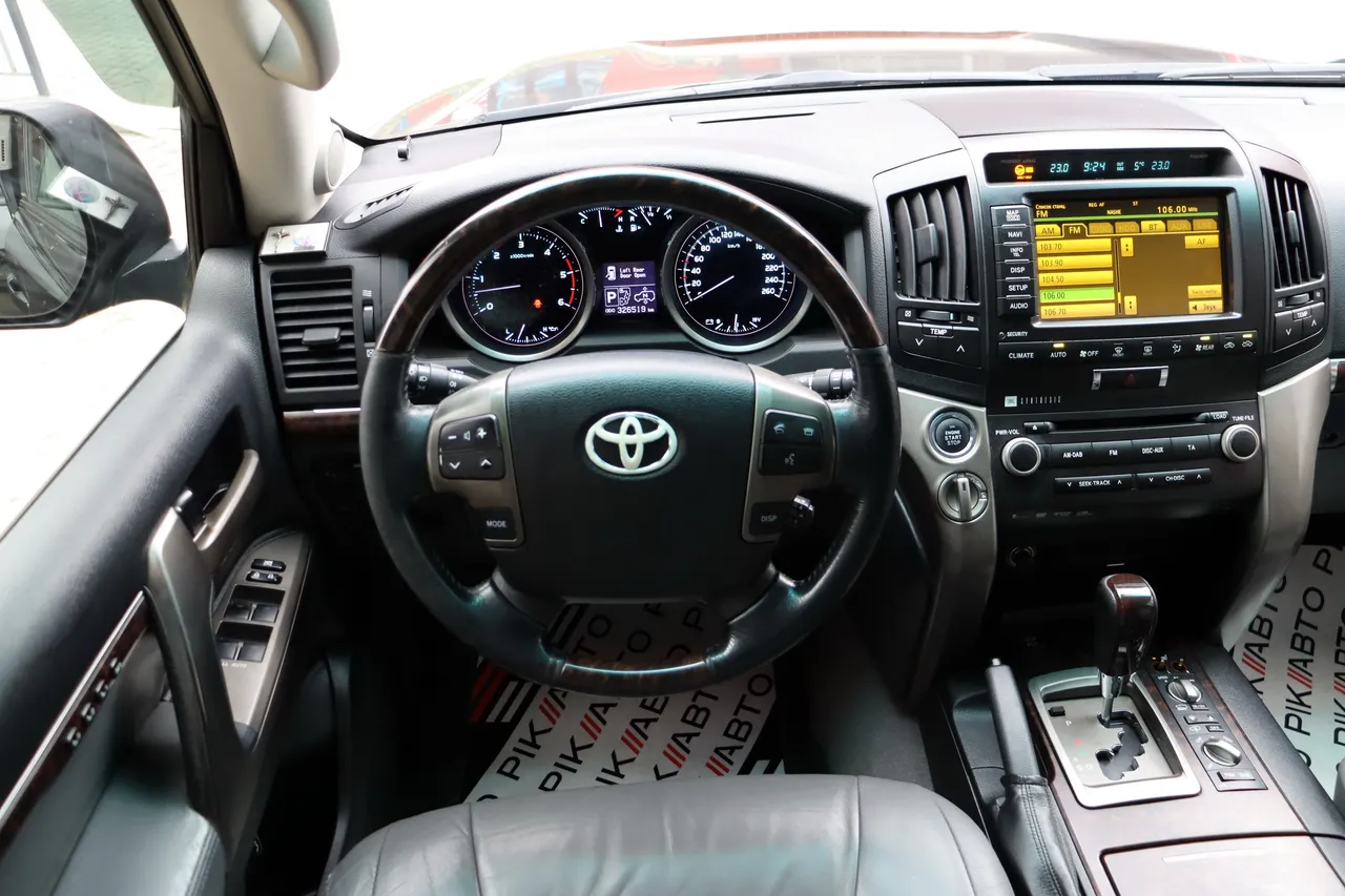 Toyota Land Cruiser - фото 42