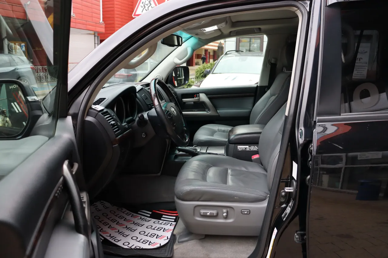 Toyota Land Cruiser - фото 17