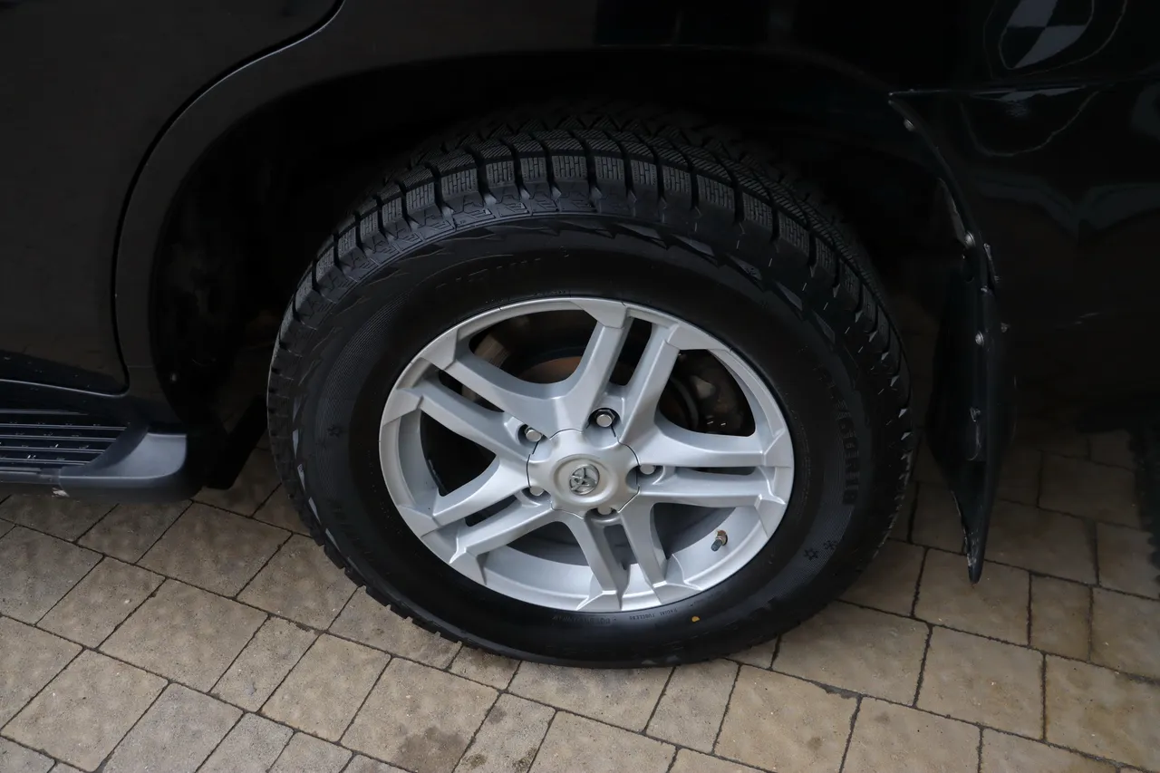 Toyota Land Cruiser - фото 10